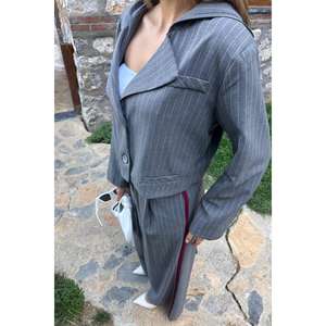 Chaqueta Blazer con Capucha a Rayas Grises para Mujer, Manga Larga, Tejido Transpirable - Product Image 2