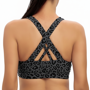 Soutien-gorge de sport respirant simple avec logo frontal pour femmes, idéal pour le yoga, l'entraînement, la gym et le fitness – Haute performance - Product Image 1