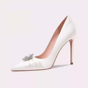 Scarpe da sposa bianche a punta da sposa pump tacchi alti scarpe da <span class=keywords><strong>donna</strong></span> Strass <span class=keywords><strong>e</strong></span> diamante Slip on Stiletto - Product Image 1
