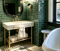 Pieds de meubles-lavabos en acier inoxydable 304, étagères de salle de bain en laiton brossé et marbre de Carrare, ensemble de meubles-lavabos de salle d'eau luxueux pour hôtel, design emblématique