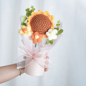 Bouquet de fleurs en laine tricotée fait main, tournesol, cadeau pour la remise des diplômes, 10cm-30cm, respectueux de l'environnement - Product Image 1