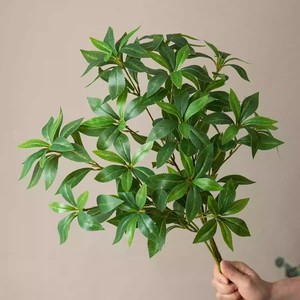 Vente en gros de feuilles vertes artificielles de style nordique de haute qualité pour la décoration de table à la maison, salon, magasin - Product Image 1
