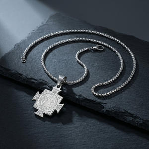 Collar con colgante de cruz de San Benito de acero inoxidable para hombre, estilo europeo y americano - Product Image 4