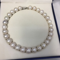Collier ras du cou en perles d'eau douce naturelles Edison de 13-14 mm, blanc, avec fermoir cœur plaqué or pour femme, perles nouées, idéal pour le bureau/la carrière