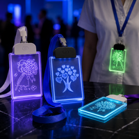 Badge LED portable personnalisé en acrylique avec impression numérique et gravure laser, avec cordon, pour conférences et promotions