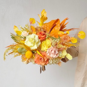 Bouquet a Ventaglio di Rose Vere Conservate Giallo-Arancio 'Secret Garden' - Dimensioni Personalizzabili per Soggiorno, Camera da Letto, Sala da Pranzo, Matrimoni - Product Image 5