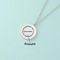 Collier en acier inoxydable Collier pendentif tournant rond Gravure au laser Logo Nom Impression Photo Pendentif vierge Matériel
