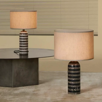 Lampe de table en marbre rayé noir et blanc naturel de luxe avec abat-jour en lin, lampe de chevet moderne à LED pour la décoration de chambre à coucher et d'hôtel