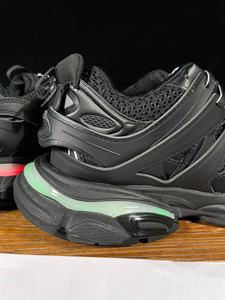 Zapatillas de skate casuales para hombre BB3.0 originales de alta calidad con luces LED y diseño de rieles, para parejas, con estilo lujoso. - Product Image 3