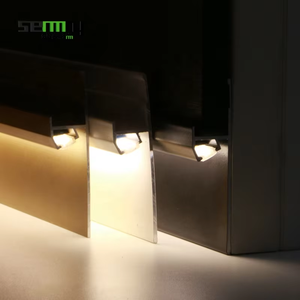 आधुनिक डिजाइन के नेतृत्व वाली प्रोफ़ाइल एल्यूमीनियम स्कर्ट बोर्ड आसान स्थापना धातु सजावटी बेस्बोर्ड मोल्डिंग - Product Image 1