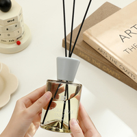 Diffuseur de parfum en verre de qualité supérieure, design exquis, parfum floral, logo personnalisé, adapté aux enfants, non toxique, cadeau pour la maison