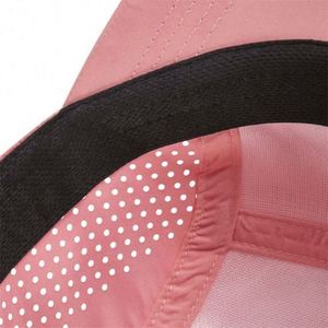 Gorra Deportiva de 5 Paneles con Diseño Urbano, de Goma Ecológica, Promocional, con Orificios de Ventilación Cortados con Láser, Transpirable y Resistente a la Humedad - Product Image 5