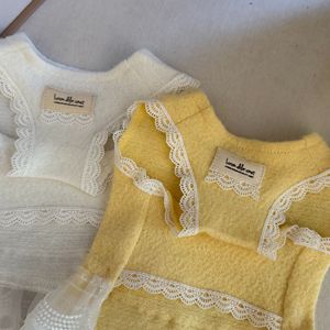 Le haut sans manches en coton imprimé avec patchwork de dentelle, idéal pour le printemps/été, convient aux vêtements pour animaux de compagnie de petite à moyenne taille. - Product Image 2