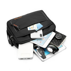 กระเป๋าคาดลำตัว Wepower รุ่น Unisex สีดำ ขนาดใหญ่ จุของได้เยอะ พร้อมช่องใส่การ์ดภายนอกแบบ USB กันน้ำ ดีไซน์สปอร์ต ใช้สะพายไหล่ได้ - Product Image 1