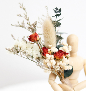 ช่อดอกไม้ขนาดเล็ก ดอกไม้แห้ง ดอกเอโอนิอัม ดอกกุหลาบ ดอกไม้ประดับติดเสื้อ ดอกไม้หลายหัว ดอกไม้ประดับแบบฟอง ช่อดอกไม้ผสม ยูคาลิปตัสแท้ ดอกแพมพัส ของขวัญชิ้นเล็ก - Product Image 5