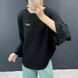 Blusa de Mujer con Cuello Redondo, Tejida y Plisada, de Color Sólido, Hombros Caídos, Manga Larga, Corte Regular, Informal, para Primavera y Otoño, con Apliques - Product Image 3