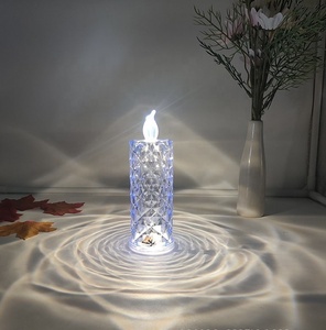 Romantisches Rosenmuster Flammenlose <span class=keywords><strong>LED</strong></span>-Kerze für Hochzeit Weihnachten Heimdekoration mit Refraktions-Halo-Projektion - Product Image 5