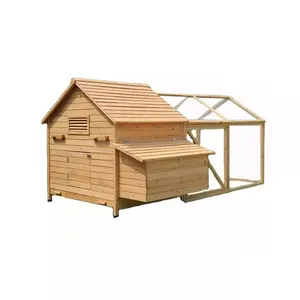Poulailler personalizzato casa di pollo in legno all'aperto Design economico della casa per animali domestici con gabbia da corsa in vendita