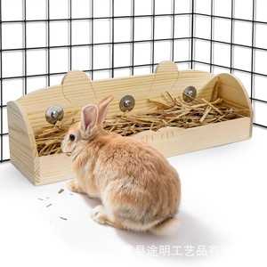 Comedero de madera para conejos, chinchillas y cobayas, color madera natural, rectangular, con ganchos metálicos. - Product Image 4