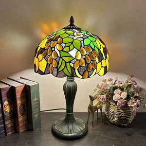 Lámpara de Mesa Estilo Tiffany LongHuiJing de 12 Pulgadas - Pantallas de Vidrio con Diseño de Uvas Vintage para Iluminación de Escritorio - Product Image 3