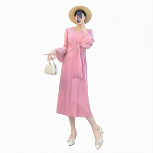Elegante Vestido Midi de Punto Rosa con Cuello en V, Mangas Acampanadas y Cinturón, Estilo Casual, Corte en A, Holgado, para Primavera/Verano, Uso Diario - Product Image 2