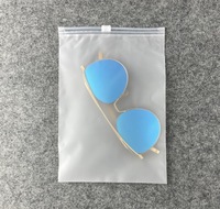 Sacs d'emballage en plastique biodégradable mat/givré personnalisés, sacs à fermeture éclair pour vêtements avec logo, sans odeur, haute qualité