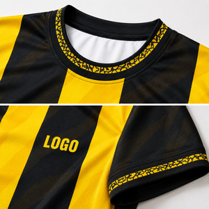 Maillot de football personnalisé pour femme, noir et jaune rayé, manches courtes, col rond, impression par sublimation, respirant, coupe régulière, taille adulte - Product Image 3
