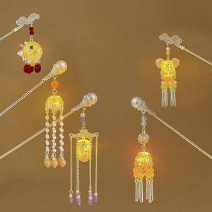 Estilo tradicional chino <span class=keywords><strong>linterna</strong></span> perla borlas accesorios para el cabello <span class=keywords><strong>linterna</strong></span> luminosa horquilla mujeres Metal Led pinza para el cabello horquillas - Product Image 2