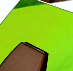 לוח הגנה מפני לייזר בעובי 5 מ\\\"מ, עמיד, בצבע ירוק-שחור, עשוי פוליקרבונט, יריעת הגנה מפני לייזר - Product Image 6