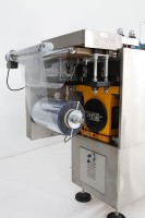 Machine de remplissage et de scellage de beurre entièrement automatique
