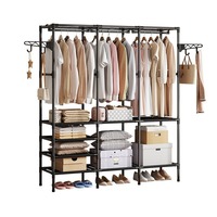 Porte-vêtements sur pied moderne et créatif MU, cintre pour vêtements à domicile