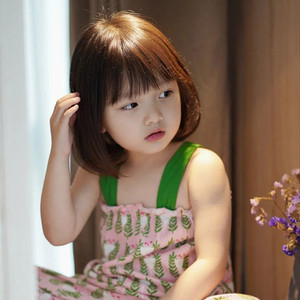 Vendita calda capelli neri corti capelli lisci <span class=keywords><strong>parrucche</strong></span> sintetiche ad alta temperatura capelli intrecciati di seta parrucca <span class=keywords><strong>bambina</strong></span> - Product Image 5