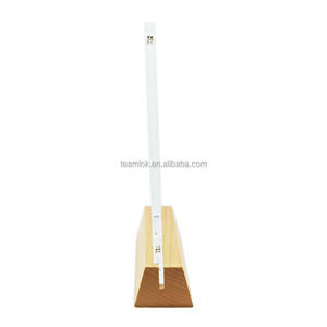 Display da tavolo a forma di piramide <span class=keywords><strong>Base</strong></span> in legno a forma di T tavolo da tavolo in piedi tende <span class=keywords><strong>Base</strong></span> in legno supporto per Menu da tavolo in acrilico - Product Image 2
