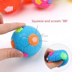Đồ Chơi Phát Sáng Bóp Kêu Thét Nảy Phát Sáng Bóng Cao Su Mềm Spiky LED Nhấp Nháy Bóng Đá - Product Image 3