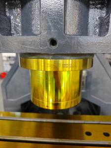 Centro di Lavorazione Verticale a <span class=keywords><strong>5</strong></span> Assi di Precisione WF-1165 BT40 Mitsubishi, Alta Precisione e Produttività per la Fabbricazione di Stampi - Product Image 5