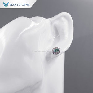 ต่างหูเพชรโมอิสซาไนต์ทรงรีสีฟ้าอมเขียว ดีไซน์คลาสสิก ทันสมัย และหรูหรา ชุบทองคำขาว จากเทียนหยู เจ็มส์ - Product Image 6