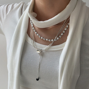 Collar de Plata de Ley S925 con Cadena de Hueso de Serpiente Multicapa y Colgante de Ágata Cilíndrica, Estilo Minimalista, Lujoso, Elegante y Moderno - Product Image 4