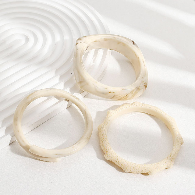 BOXUAN Fashion Design Light Color  Women's Exaggerated Resin Bracelet Hand Jewelry  for Women