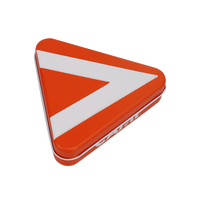 Nouveau design de bonne qualité Boîte d'emballage cadeau en métal en forme de triangle pour bonbons à la menthe