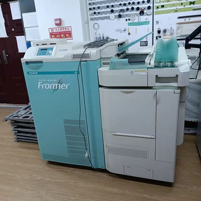 Fuji 570 5700R Refurbished Used Digital Laser Photo Printer for Printing Industry