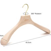 Cintre en bois naturel non fini de luxe avec crochet doré, cintre en bois personnalisé avec logo pour boutique de mode