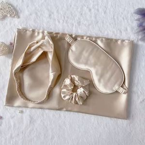 Ensemble de 4 pièces : Masque de sommeil en satin de soie doux, bandeau et chouchous, et taie d'oreiller, pour mariage et fête d'anniversaire - Product Image 3