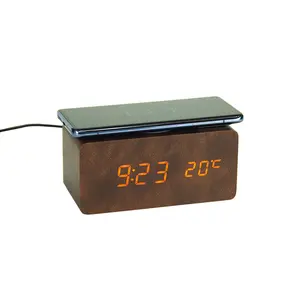 Reloj despertador digital led de madera con cargador inalámbrico para teléfono