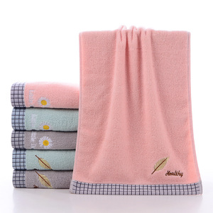 Toalla Facial de Algodón Puro Kim Ryan 35x75cm, Toalla Bordada a Cuadros para el Hogar y Recuerdos de Boda - Product Image 1