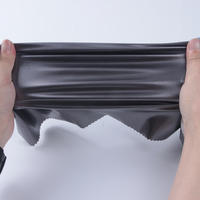 Tissu en similicuir brillant personnalisable par le fabricant, 70% polyester, 25% PU, 5% élasthanne