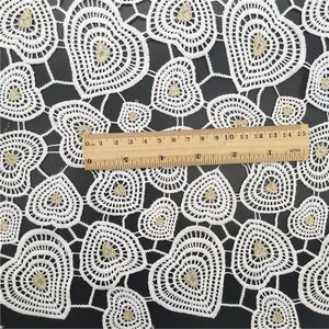 Nouveau tissu lourd de dentelle de soie de lait de forme d'amour avec le produit de qualité de prime chimique de Lurex d'or - Product Image 4