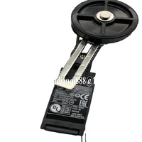 En stock Nouveau interrupteur de fin de course D4NA-4122 D4NA-412G D4NA-4131/4132 Fiable Vendeur d'or Garantie d'un an DHL FEDEX UPS