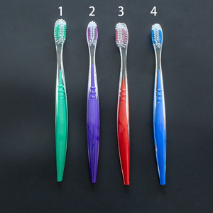 Cepillo de Dientes Manual con Cerdas de Alta Densidad para Adultos, Modelo JSM361 - Product Image 1
