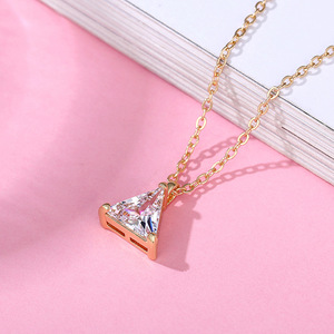 Collana con ciondolo triangolare in zircone per donna, catena geometrica semplice per clavicola, gioielli alla moda - Product Image 3