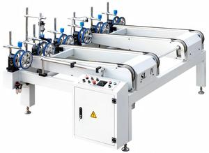 Ligne d'emballage entièrement automatique à colle thermofusible PUR pour film PVC/papier/placage/fibre/tissu/métal, pour cadres de portes en <span class=keywords><strong>bois</strong></span>/MDF - Product Image 4